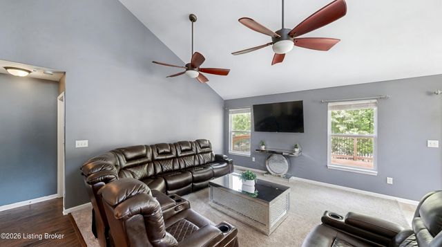 309 Rockcrest View Ct, Louisville, KY 40245