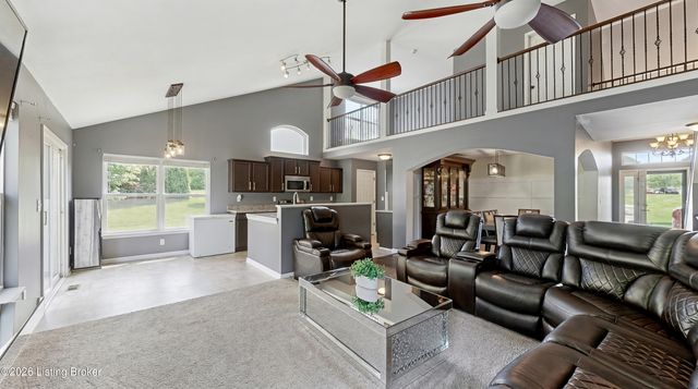 309 Rockcrest View Ct, Louisville, KY 40245