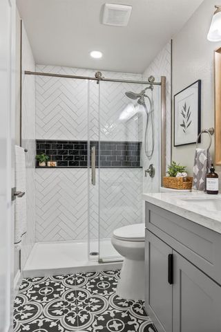 47 W Mcfarlane Drive, Ventura, CA 93001