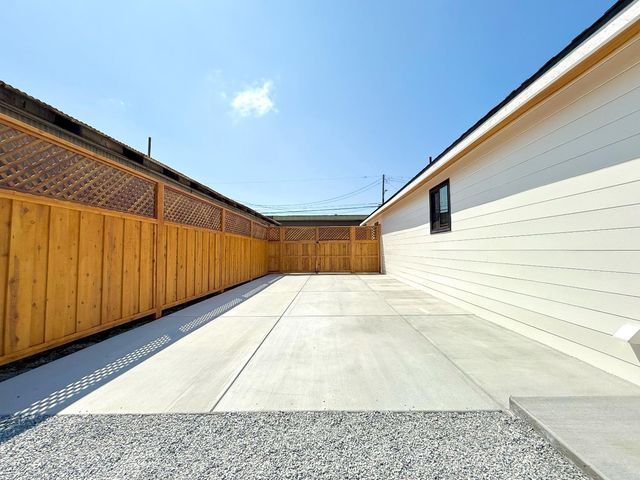 47 W Mcfarlane Drive, Ventura, CA 93001