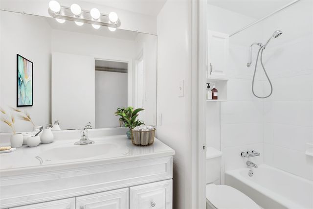 1302 W 24th ST A-308, Austin, TX 78705