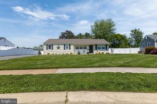 15 CASSANDRA RD, Newark, DE 19702