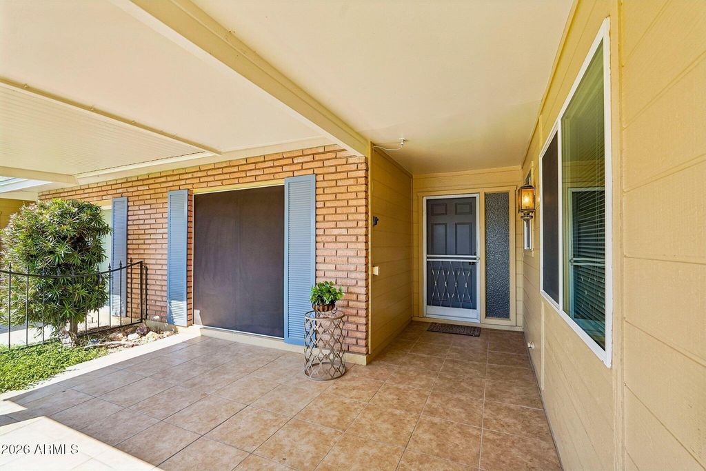 10515 W ROUNDELAY Circle, Sun City, AZ 85351 — photo 2