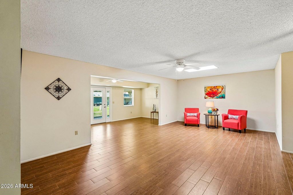 10515 W ROUNDELAY Circle, Sun City, AZ 85351 — photo 4