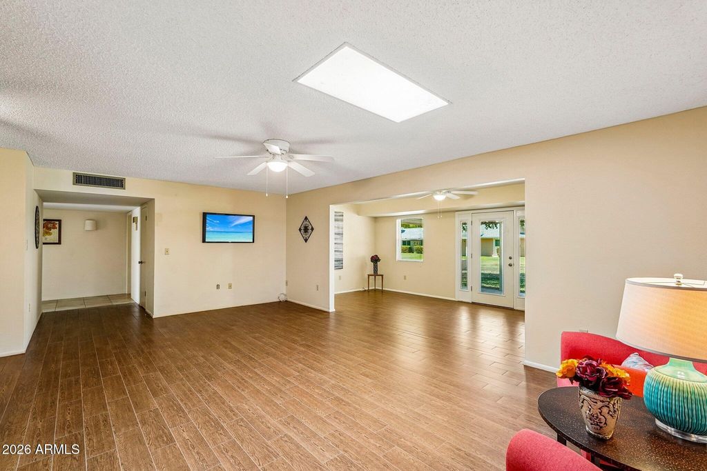 10515 W ROUNDELAY Circle, Sun City, AZ 85351 — photo 5