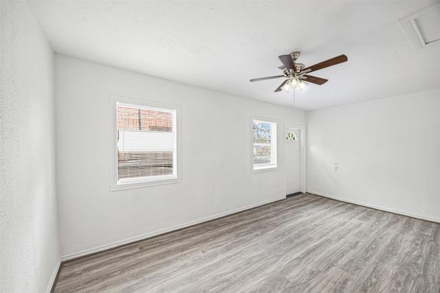 6633 W 43rd Street, Houston, TX 77092