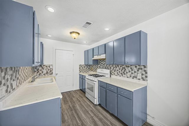 6633 W 43rd Street, Houston, TX 77092