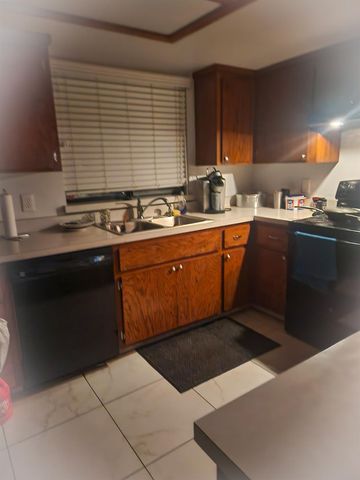 1592 N Ferger Avenue, Fresno, CA 93728