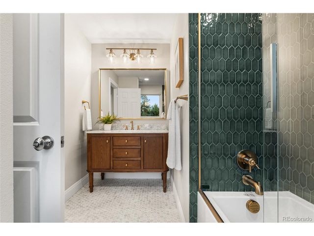 5460 S Olive St, Greenwood Village, CO 80111