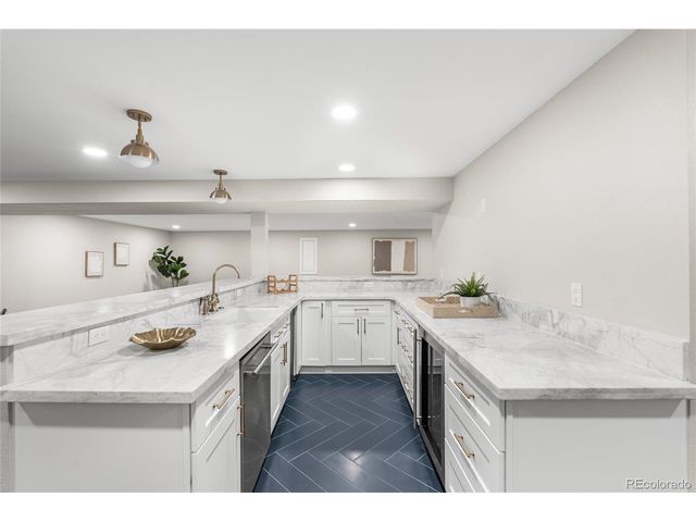 5460 S Olive St, Greenwood Village, CO 80111