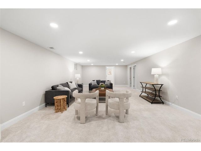 5460 S Olive St, Greenwood Village, CO 80111