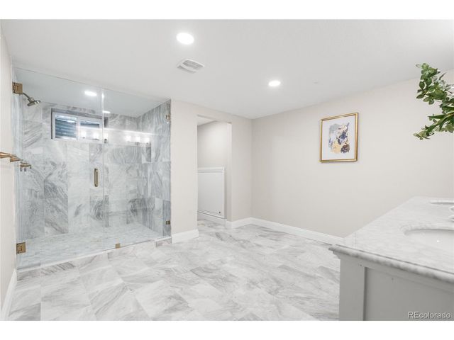 5460 S Olive St, Greenwood Village, CO 80111