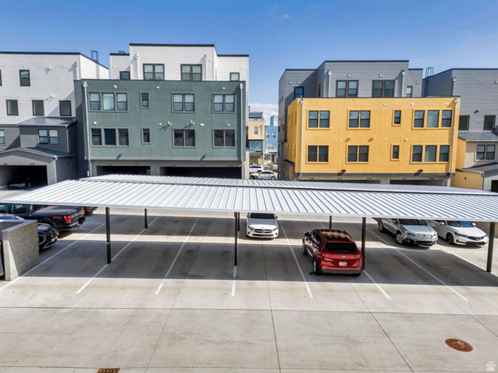 Image 18 of property listing at 5192 W BLACK TWIG DR #D306, South Jordan, UT 84009