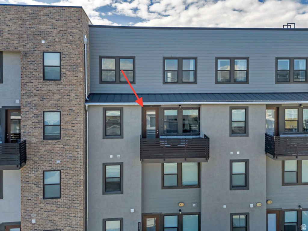 Image 19 of property listing at 5192 W BLACK TWIG DR #D306, South Jordan, UT 84009