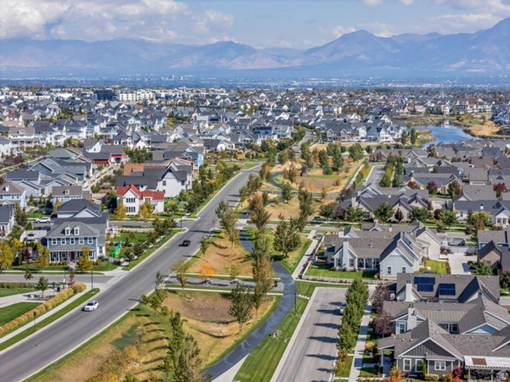 Image 26 of property listing at 5192 W BLACK TWIG DR #D306, South Jordan, UT 84009