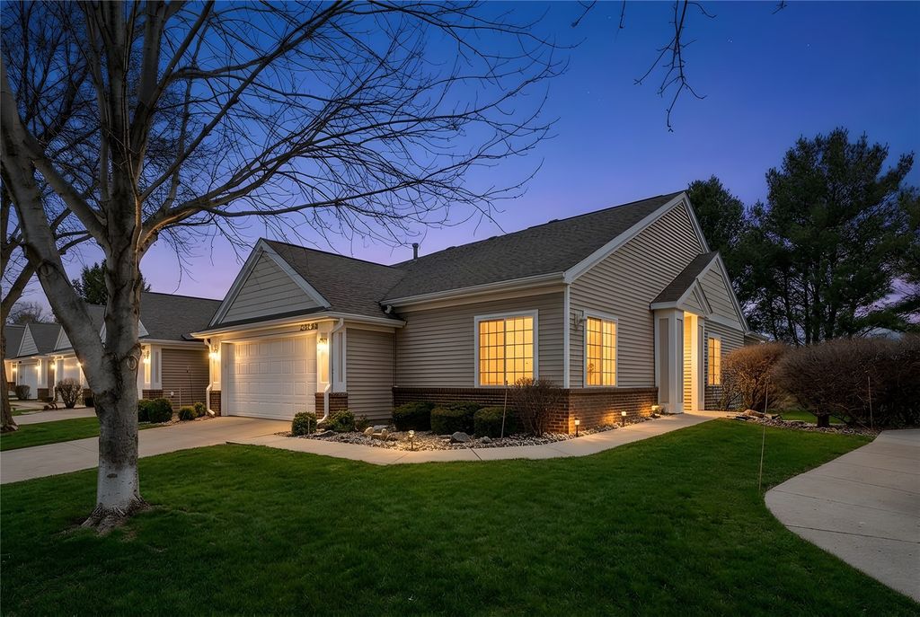 7725 Wistful Vista Drive 1001, West Des Moines, IA 50266