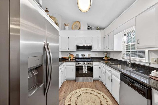 2444 Windridge NE Drive, Conyers, GA 30013