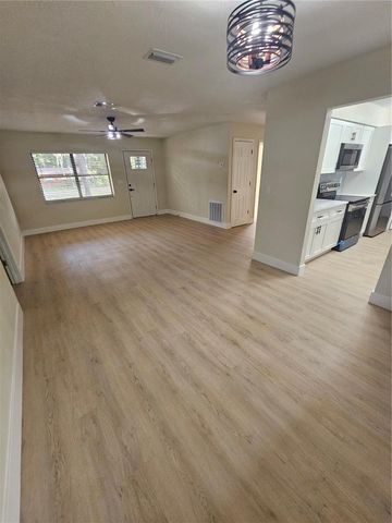 567 SCHOOL STREET, Bronson, FL 32621