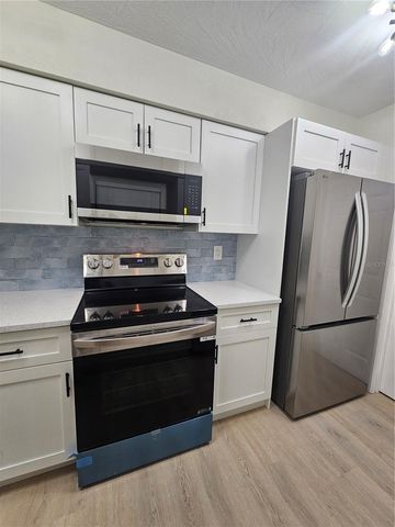 567 SCHOOL STREET, Bronson, FL 32621