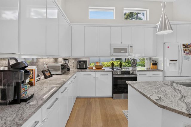 7700 VILLA D ESTE Way, Delray Beach, FL 33446