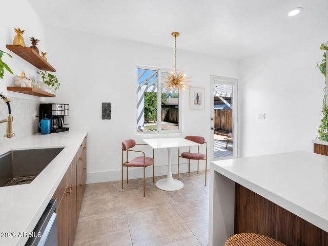 2333 N EDGEMERE Street, Phoenix, AZ 85006