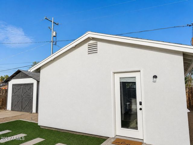 2333 N EDGEMERE Street, Phoenix, AZ 85006