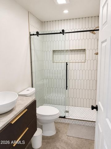 2333 N EDGEMERE Street, Phoenix, AZ 85006
