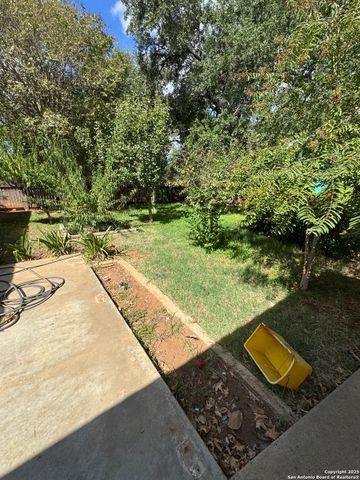 363 William, Pearsall, TX 78061