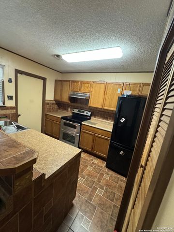 363 William, Pearsall, TX 78061