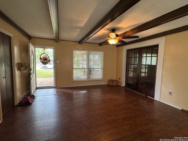 363 William, Pearsall, TX 78061