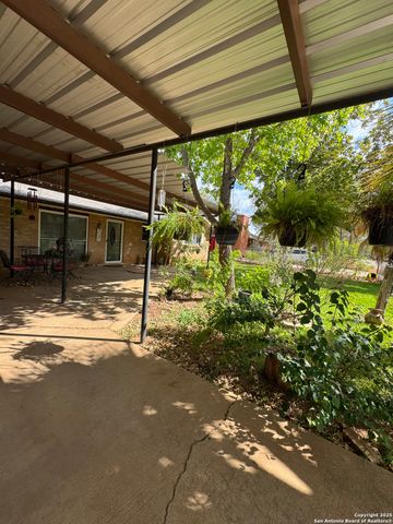 363 William, Pearsall, TX 78061