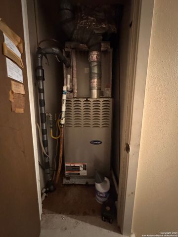 363 William, Pearsall, TX 78061