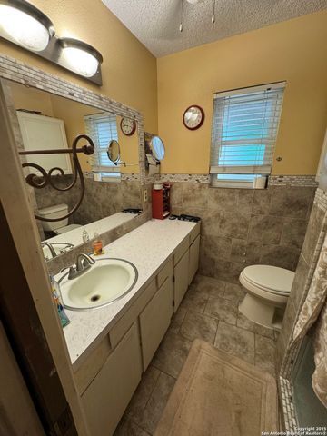 363 William, Pearsall, TX 78061