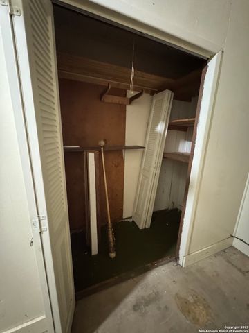 363 William, Pearsall, TX 78061