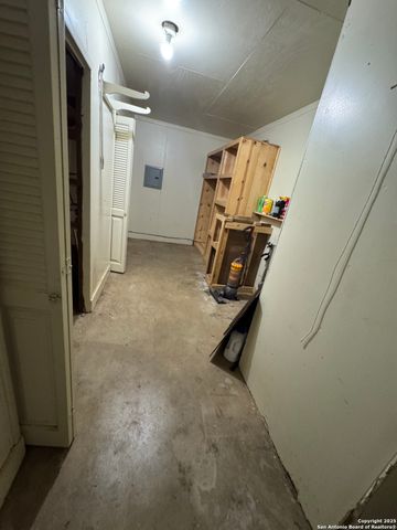 363 William, Pearsall, TX 78061