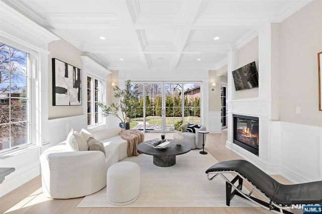 111 Demarest Avenue, Englewood Cliffs, NJ 07632