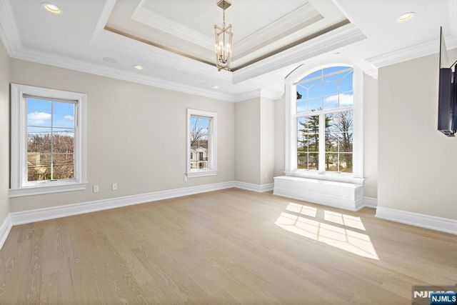 111 Demarest Avenue, Englewood Cliffs, NJ 07632