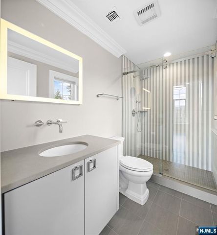 111 Demarest Avenue, Englewood Cliffs, NJ 07632