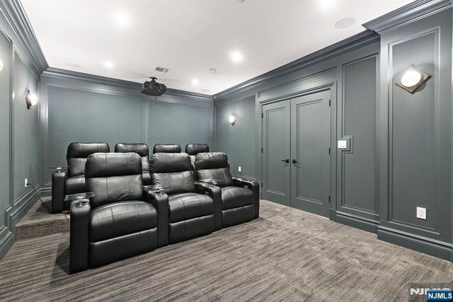 111 Demarest Avenue, Englewood Cliffs, NJ 07632