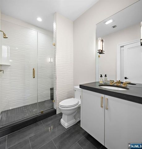 111 Demarest Avenue, Englewood Cliffs, NJ 07632