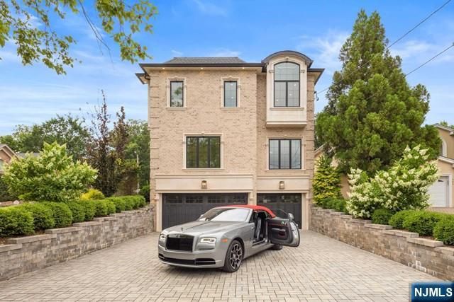 111 Demarest Avenue, Englewood Cliffs, NJ 07632