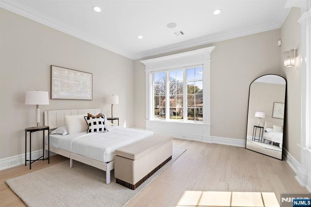 111 Demarest Avenue, Englewood Cliffs, NJ 07632