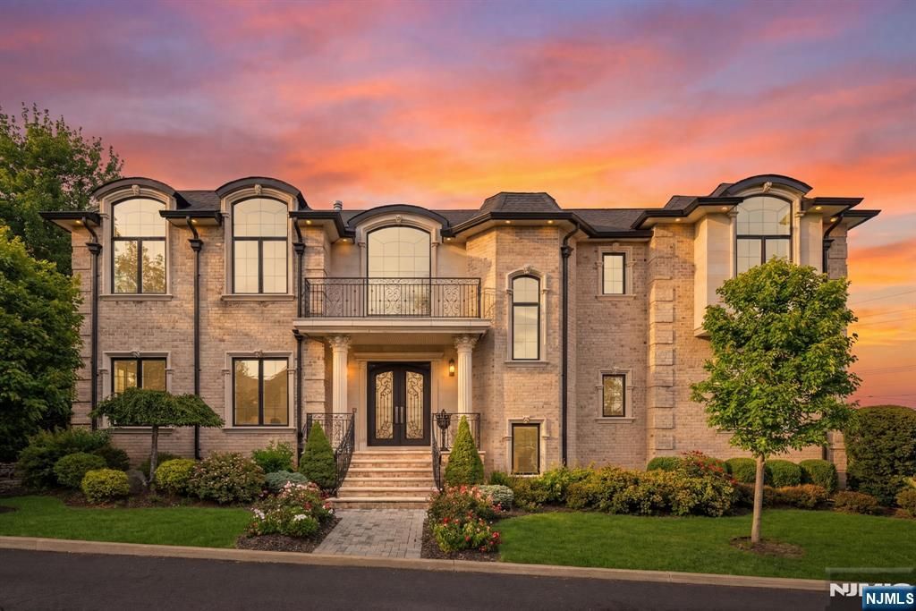 111 Demarest Avenue, Englewood Cliffs, NJ 07632