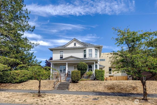 5522 12th Avenue NE, Seattle, WA 98105