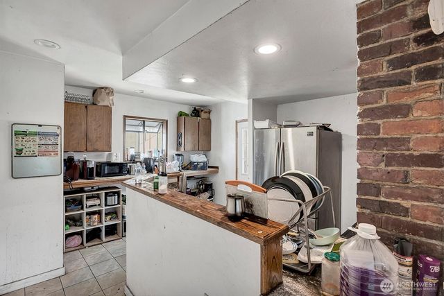 5522 12th Avenue NE, Seattle, WA 98105