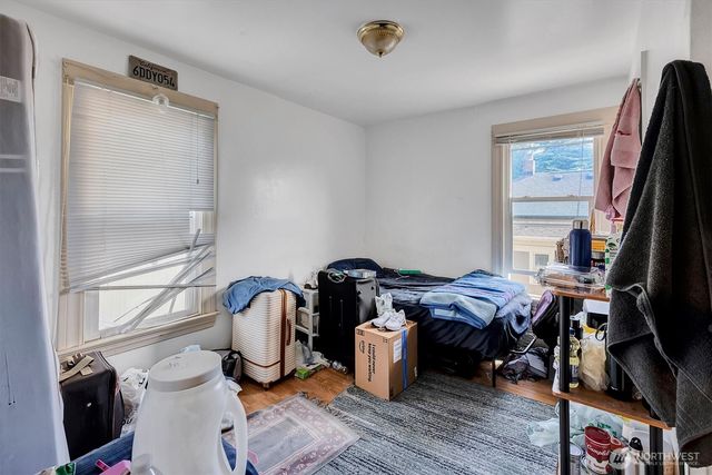 5522 12th Avenue NE, Seattle, WA 98105