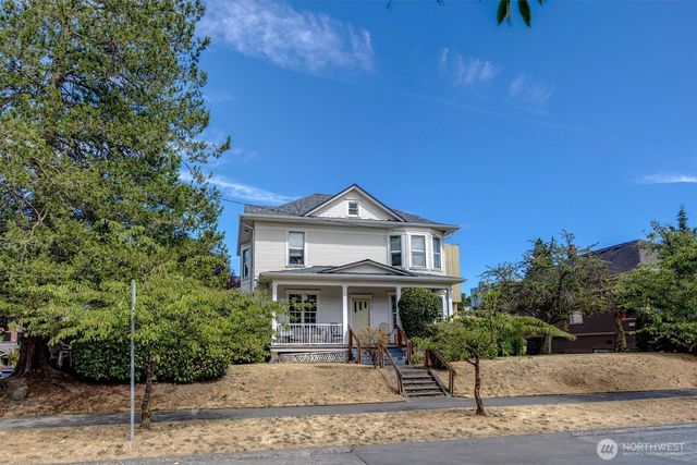 5522 12th Avenue NE, Seattle, WA 98105