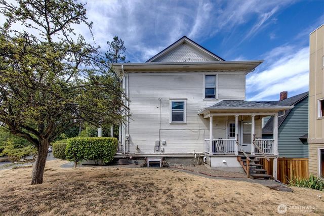 5522 12th Avenue NE, Seattle, WA 98105