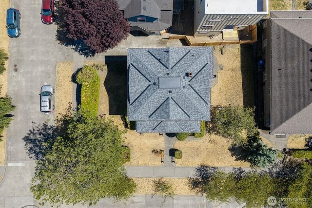 5522 12th Avenue NE, Seattle, WA 98105