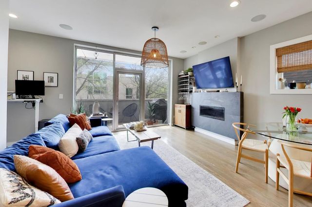 1534 N Honore Street 2, Chicago, IL 60622